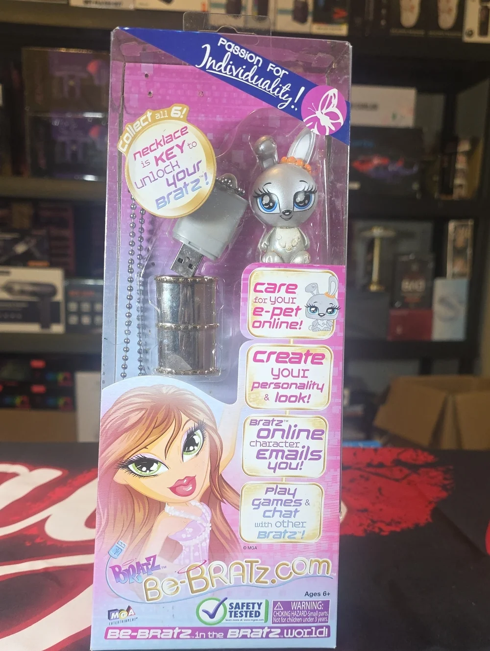 BRATZ USBDrive & Silver Bunny Charm - Pink Packaging